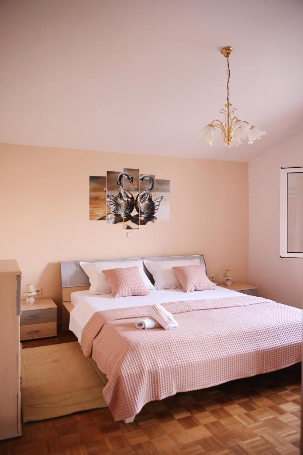 Apartment Blanka With A Beautiful View Of Трогир Экстерьер фото